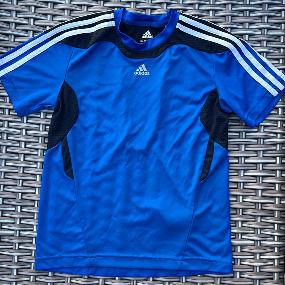 Adidas top